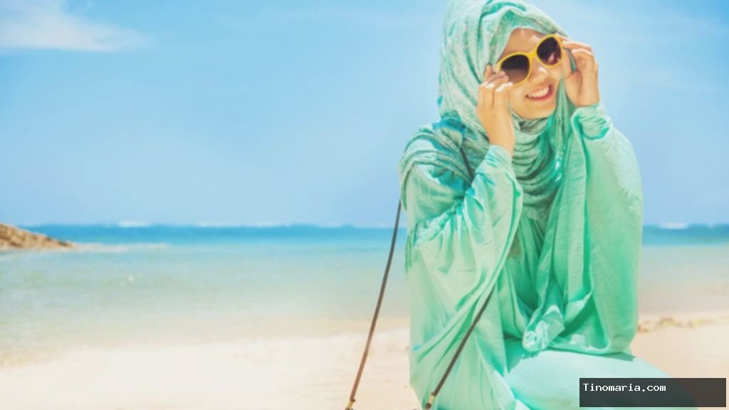 10 Outfit Hijab Kekinian untuk Liburan di Bali