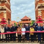 Sensasi Bali di Polandia: Pura & Rumah Tradisional Memukau