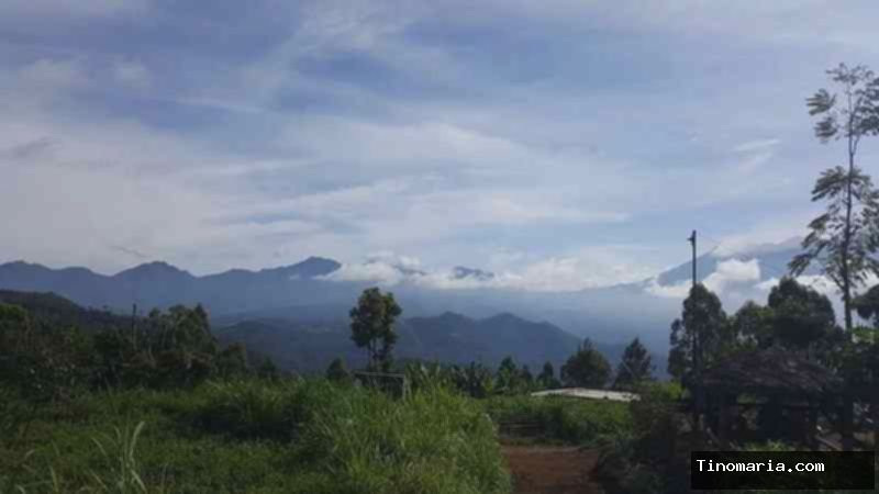 Naik Gunung Panderman: Petualangan Menantang, Bukan Dufan!