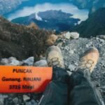Pertama Kali ke Gunung Rinjani? Ini 7 Tips Mendaki yang Harus Kamu Tahu