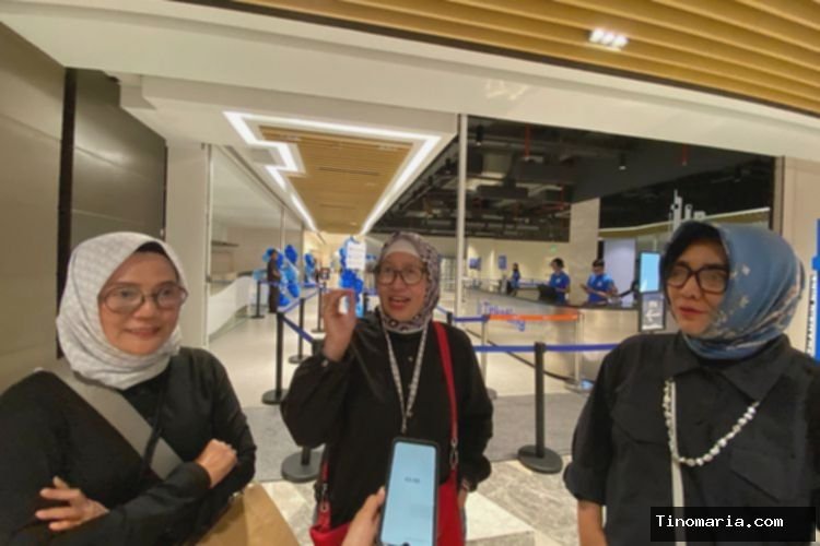 Lansia Usia 70+ Takut Ketinggian?  Nikmati Gedung Tertinggi Indonesia!