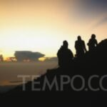 7 Gunung di Indonesia yang Banyak Didatangi Pendaki Asing