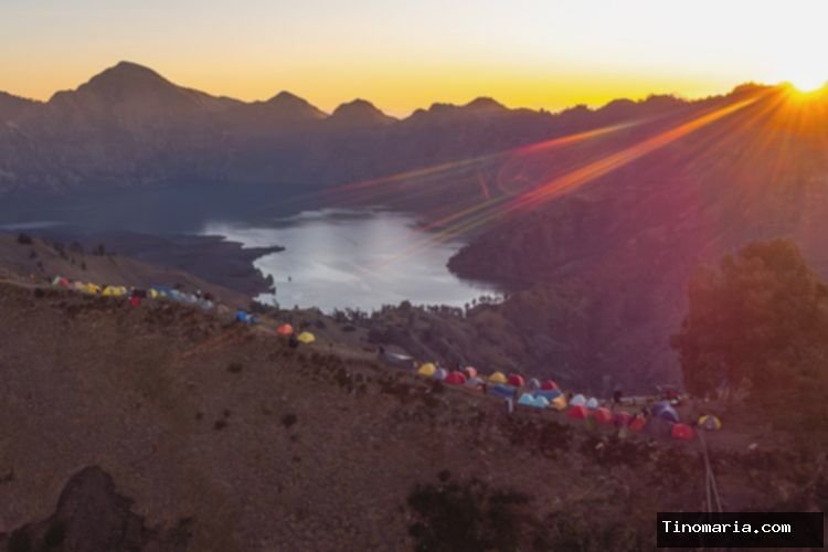 Tragedi Gunung Rinjani: Pendaki Wanita Brasil Jatuh 200 Meter
