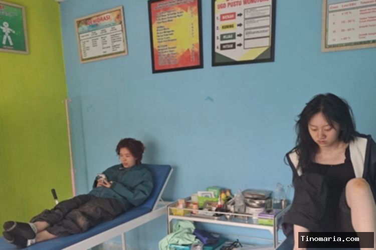 Jip Wisata Bromo Bawa 2 WNA China Terjun ke Jurang Sedalam 60 Meter