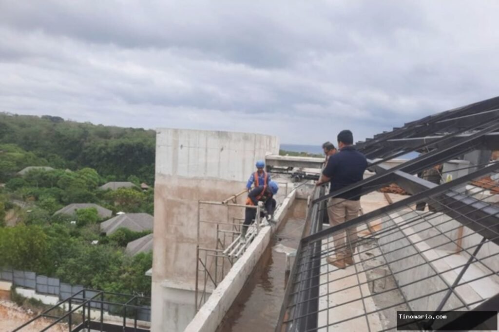 Ketinggian Hotel Step Up Dipangkas, Bangunan Ilegal di Pantai Bingin Dibongkar